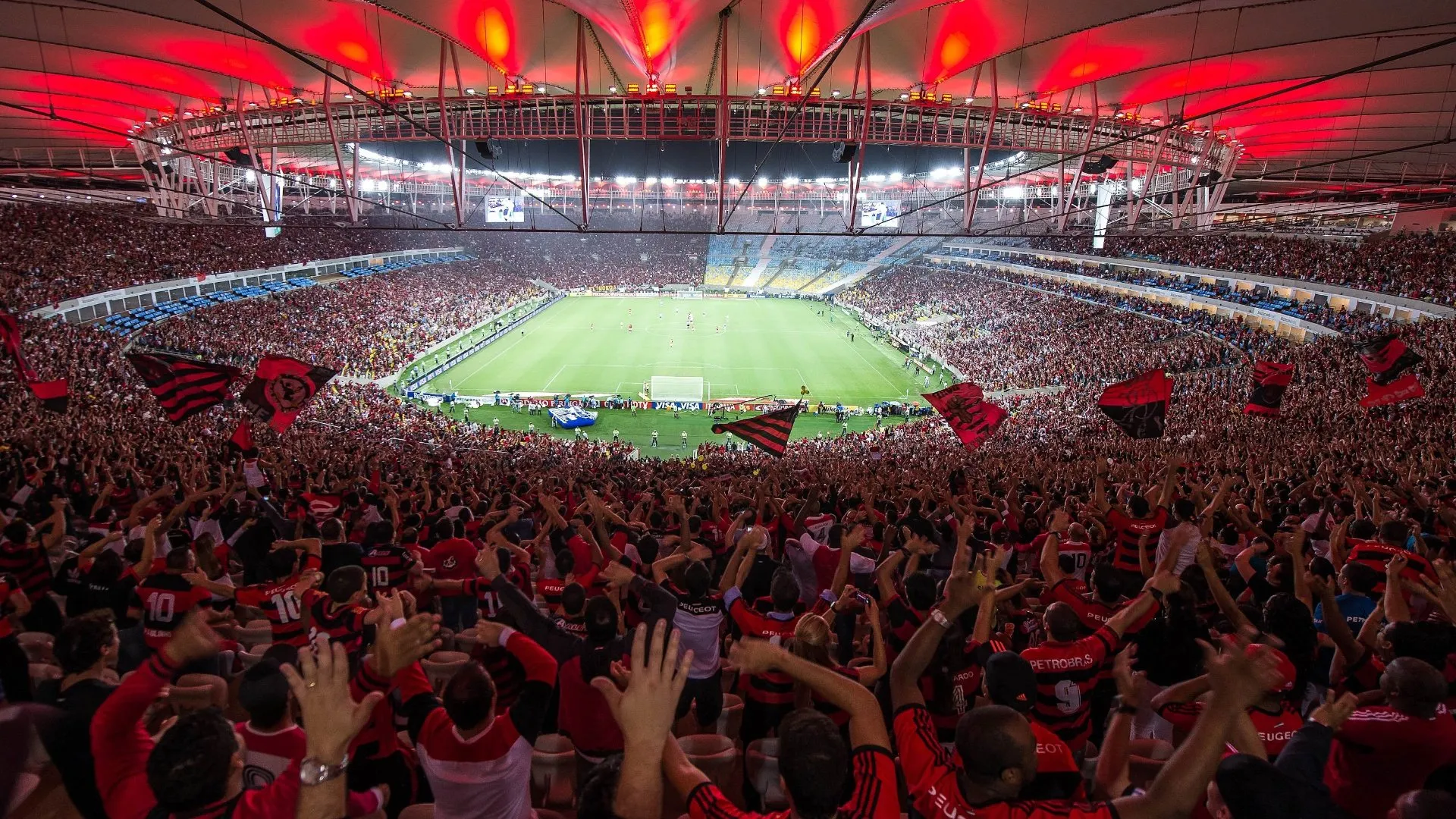 Torcida do Flamengo no Maracanã em jogo importante
